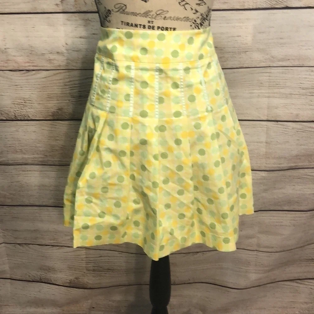 J McLaughlin Skirt Pleats Ribbon Detail  Size 10 Yellow Polka Dots